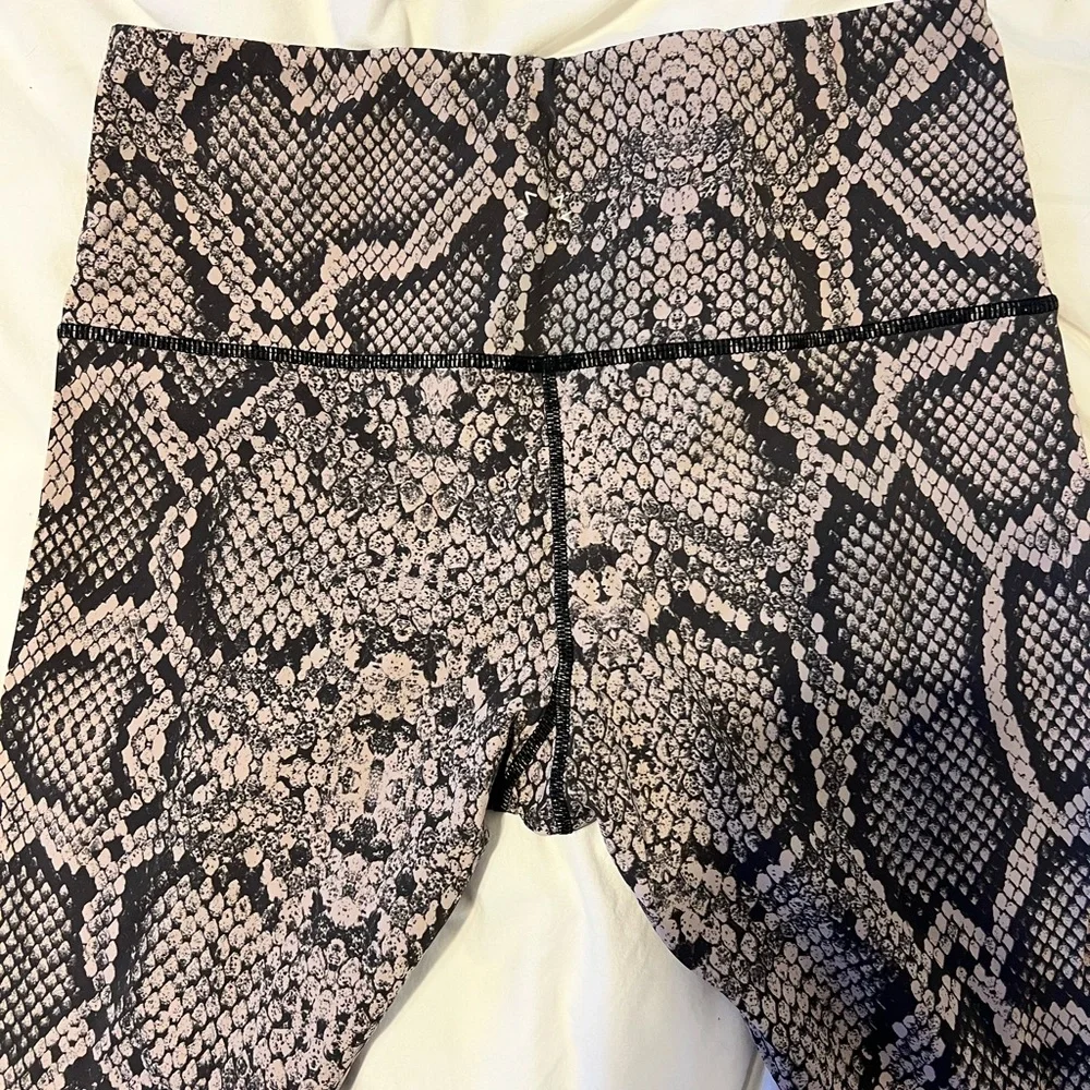 Varley Animal Print Leggings - Picture 2 of 3